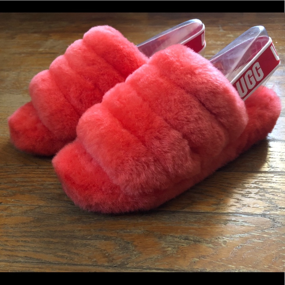 UGG Fluff Yeah Slide (size 7)
